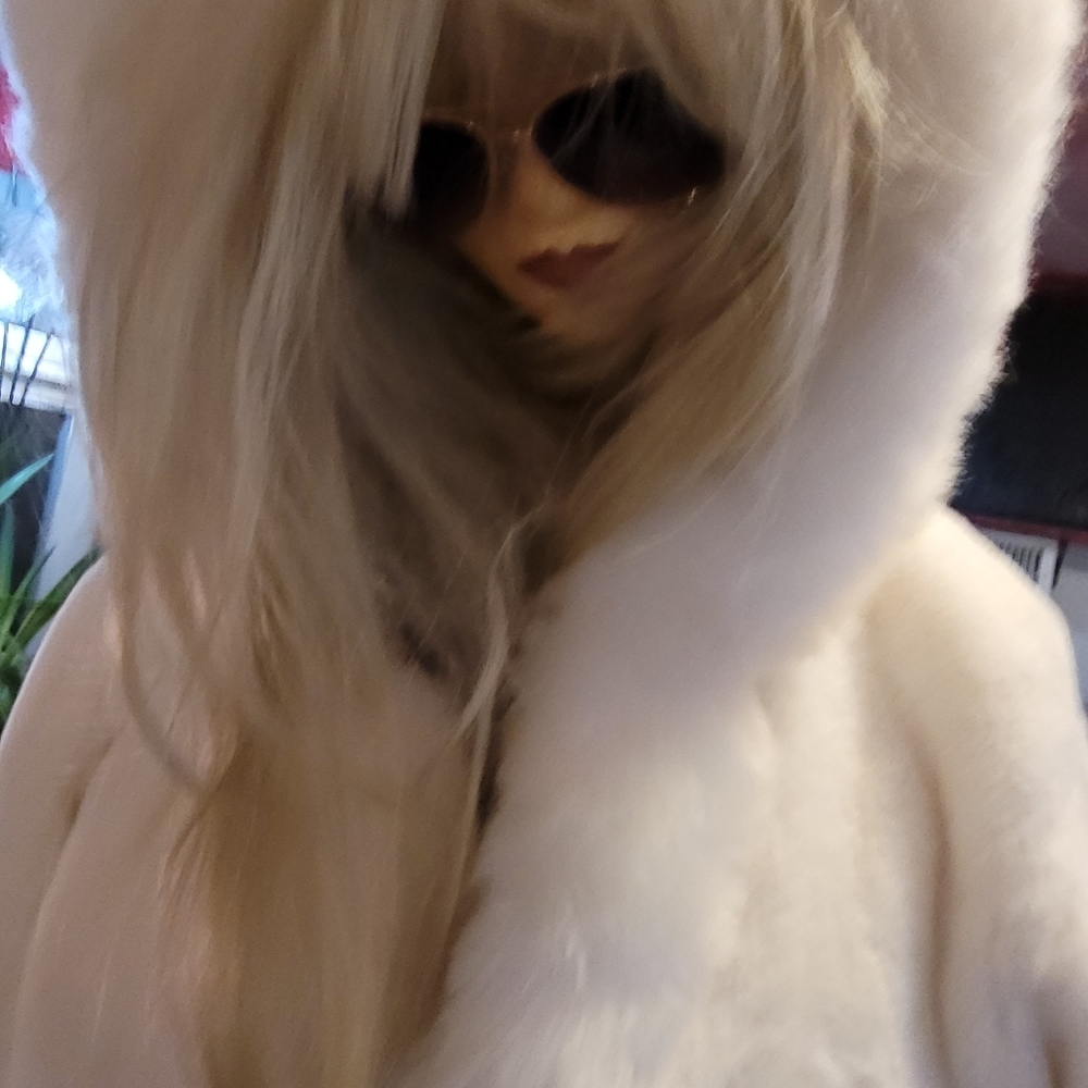 NEW FASHION VOGUE OFF WHITE FAUX FUR HOODED WINTER COAT US SIZE 12/14